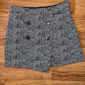 Express size 2 high waist Skort w/ side zip.